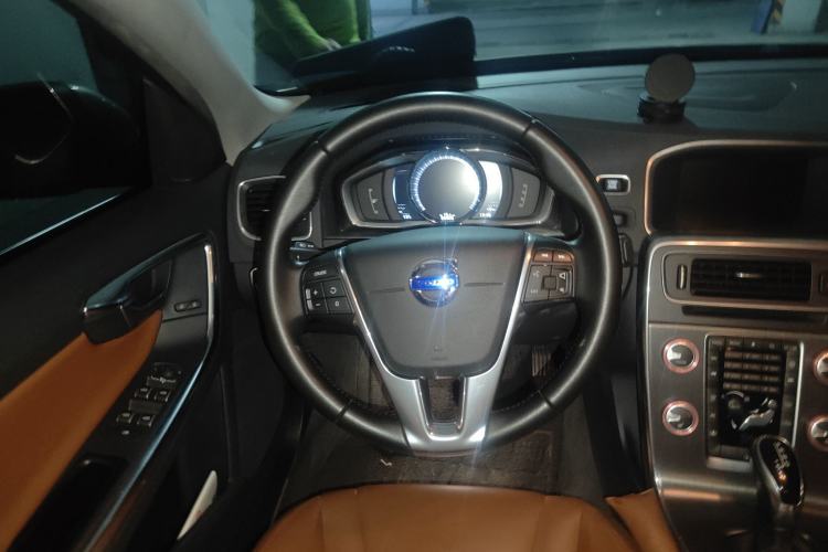 Used Volvo S60 2016 S60L T5 Intelligent Drive Edition Steering Wheel