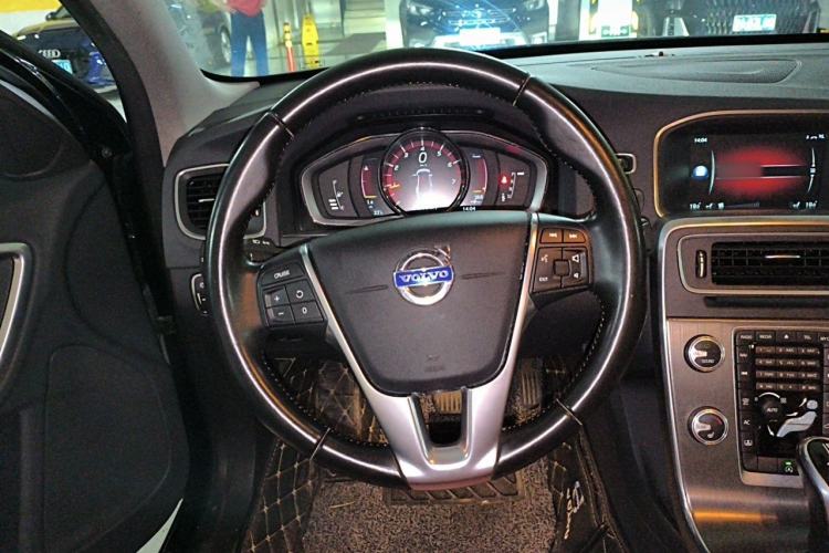 Used Volvo S60 2016 S60L T5 Intelligent Drive Edition Steering Wheel