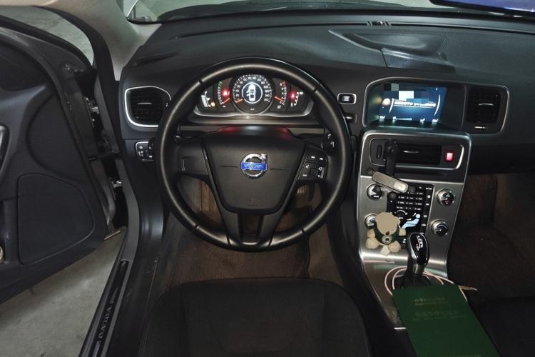 Used Volvo S60 2016 S60L T3 Smart Drive Edition Steering Wheel