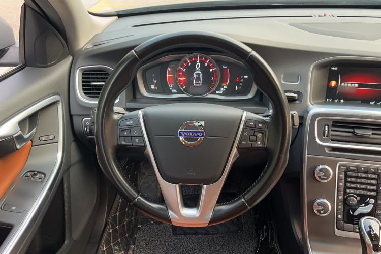 Used Volvo S60 2016 S60L T5 Intelligent Drive Edition Steering Wheel