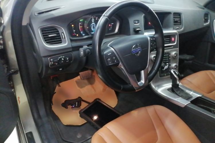 Used Volvo S60 2016 S60L T4 Zhiyuan Edition Steering Wheel