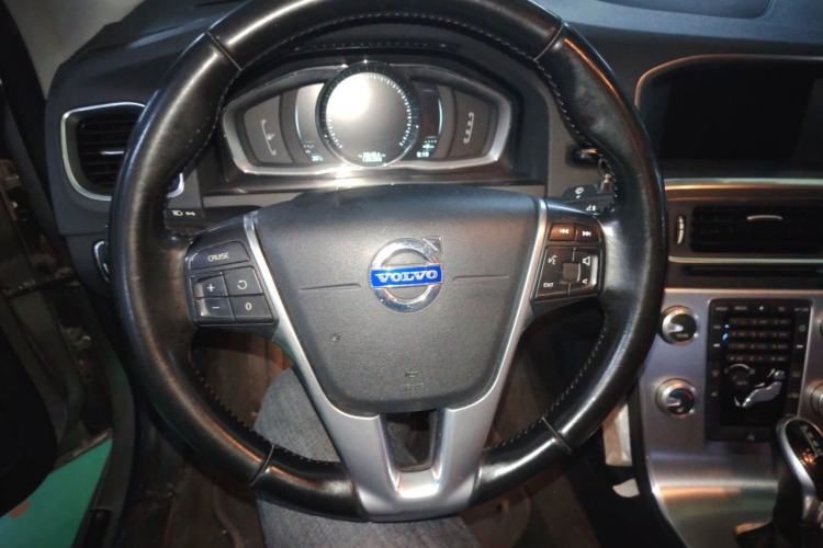 Used Volvo S60 2016 S60L T4 Zhiyuan Edition Steering Wheel