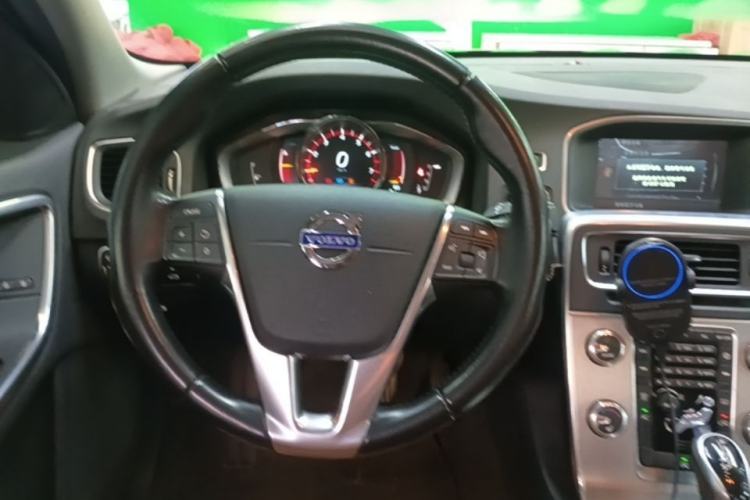 Used Volvo S60 2016 S60L T4 Zhiyuan Edition Steering Wheel