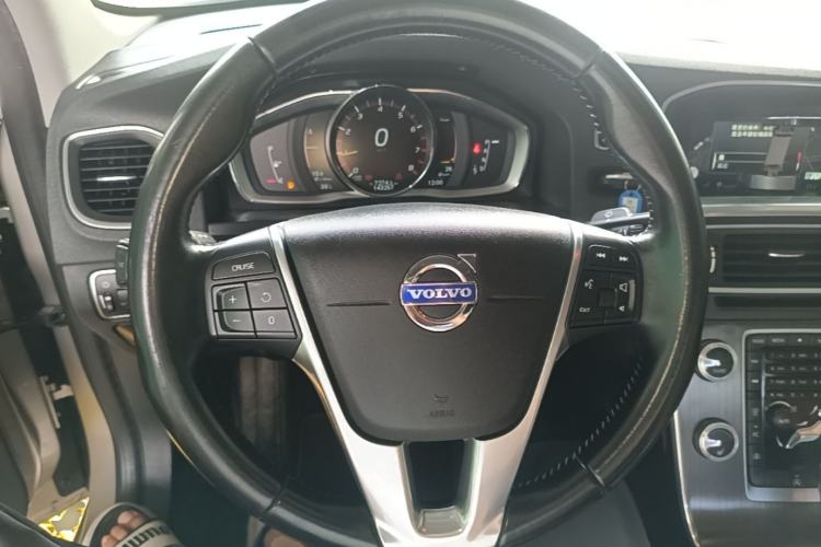 Used Volvo S60 2016 S60L T5 Intelligent Drive Edition Steering Wheel