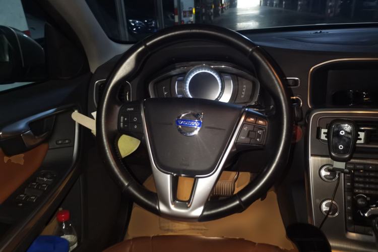 Used Volvo S60 2016 S60L T5 Intelligent Drive Edition Steering Wheel
