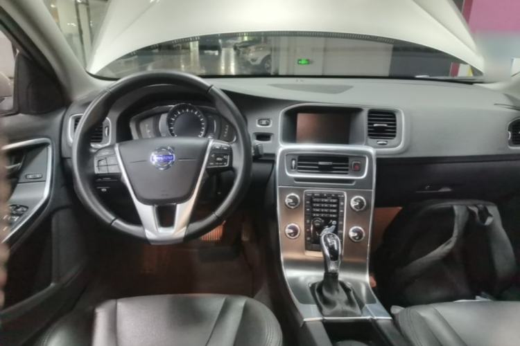 Used Volvo S60 2016 S60L T5 Intelligent Drive Edition Steering Wheel