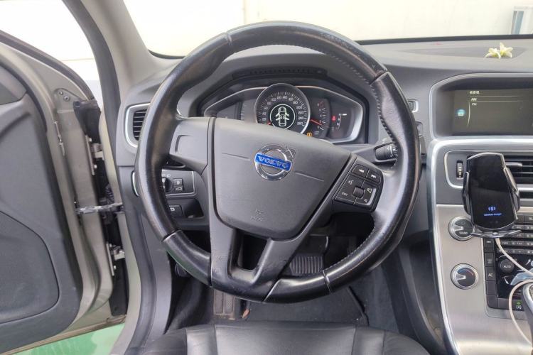 Used Volvo S60 2016 S60L T3 Smart Drive Edition Steering Wheel