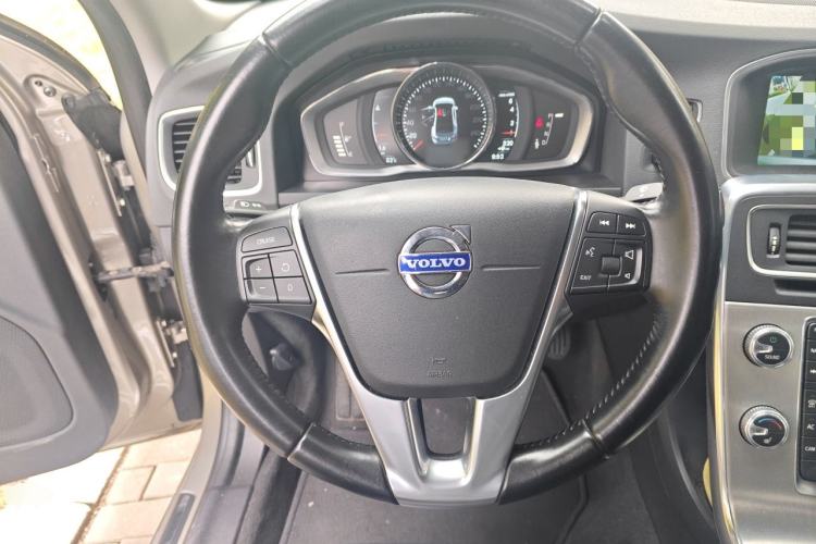 Used Volvo S60 2016 S60L T4 Zhiyuan Edition Steering Wheel