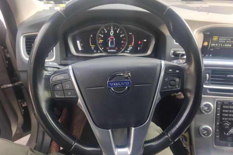 Used Volvo S60 2016 S60L T4 Zhiyuan Edition Steering Wheel