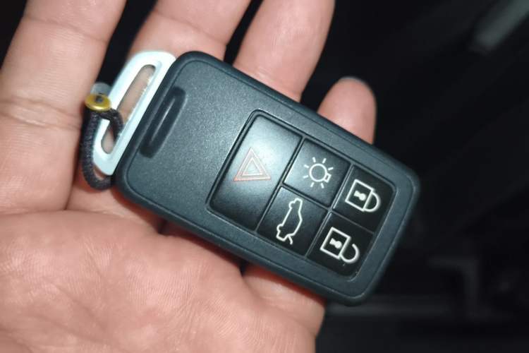 Used Volvo S60 2016 S60L T4 Zhiyuan Edition Vehicle Key