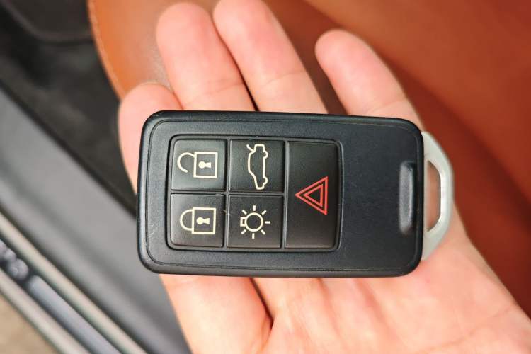Used Volvo S60 2016 S60L T4 Zhiyuan Edition Vehicle Key