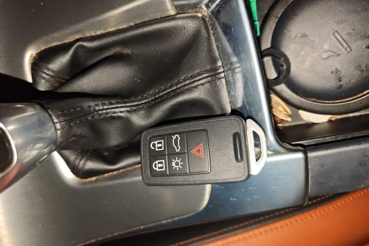 Used Volvo S60 2016 S60L T4 Zhiyuan Edition Vehicle Key