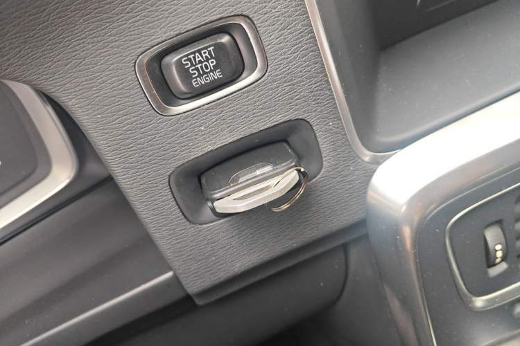 Used Volvo S60 2016 S60L T4 Zhiyuan Edition Vehicle Key