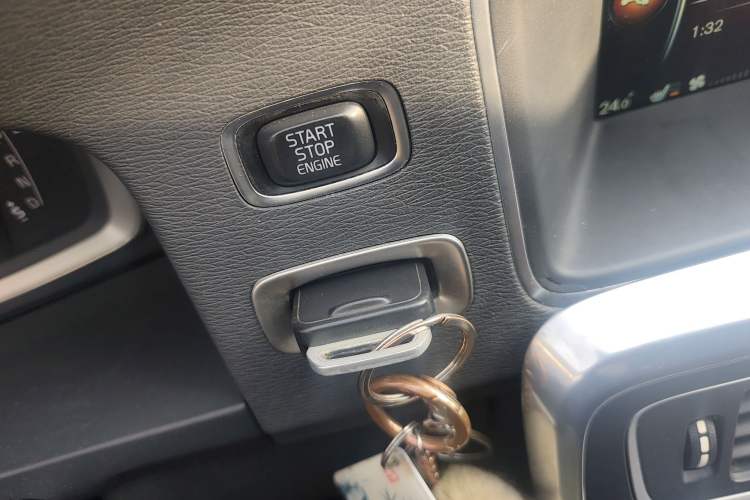 Used Volvo S60 2016 S60L T4 Zhiyuan Edition Vehicle Key