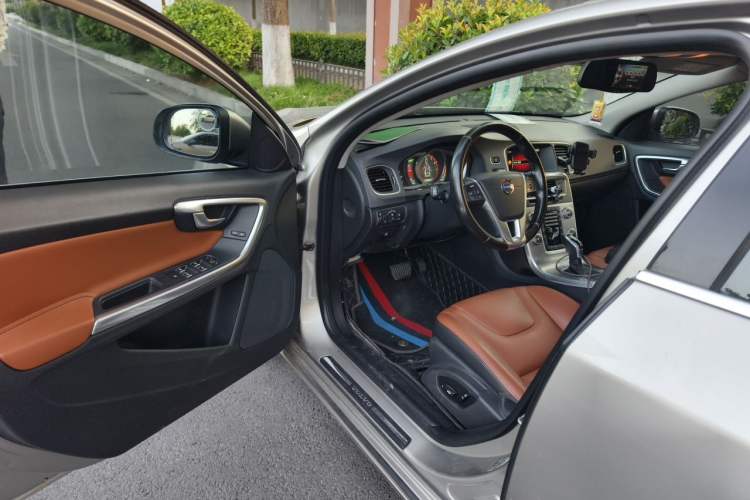 Used Volvo S60 2016 S60L T4 Zhiyuan Edition Driver Seat