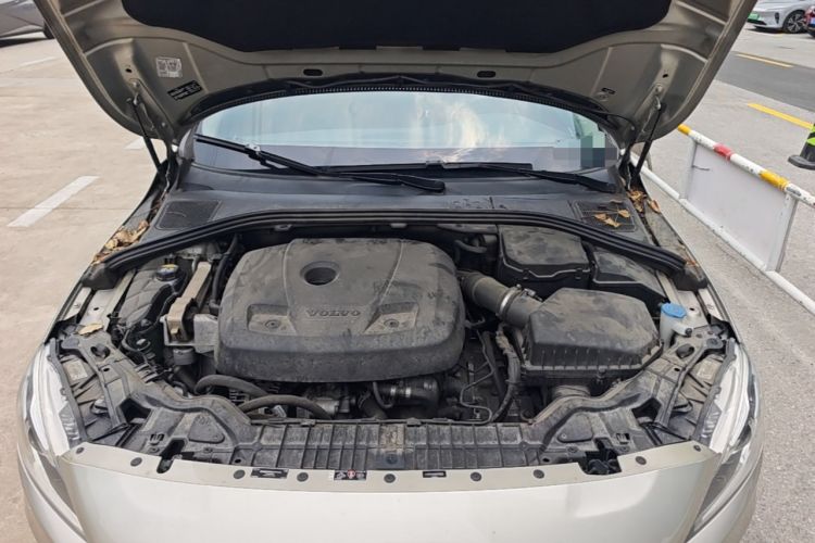Used Volvo S60 2016 S60L T4 Zhiyuan Edition Engine Bay