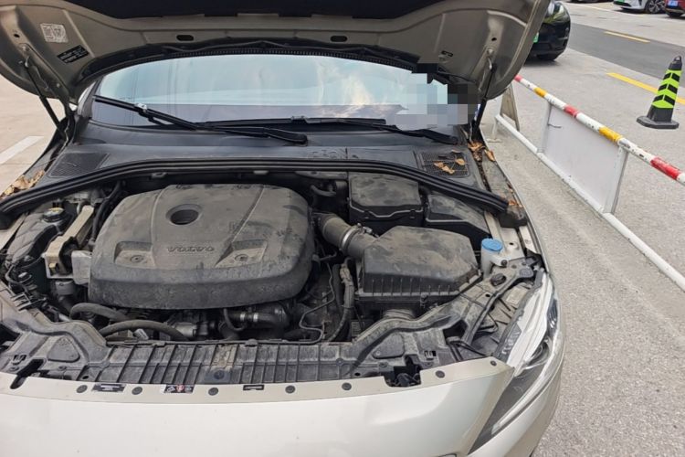Used Volvo S60 2016 S60L T4 Zhiyuan Edition Engine Bay Left