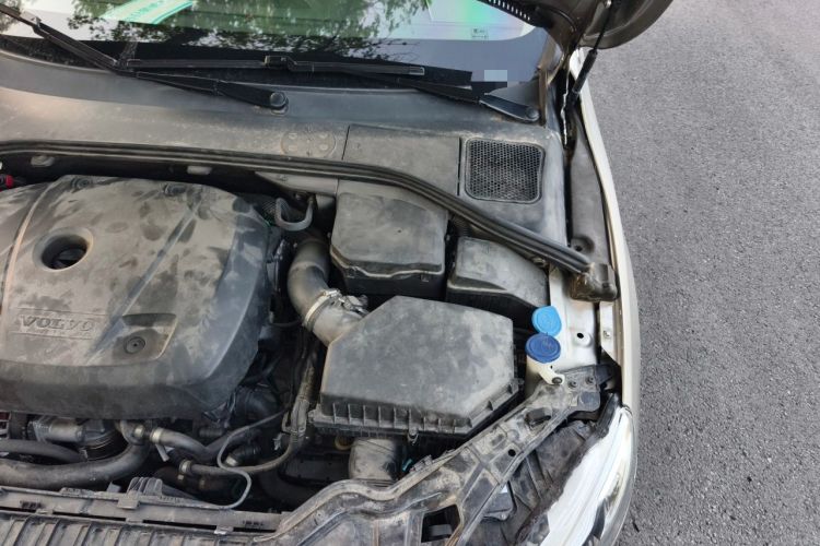 Used Volvo S60 2016 S60L T4 Zhiyuan Edition Engine Bay Left