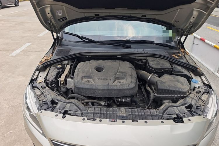 Used Volvo S60 2016 S60L T4 Zhiyuan Edition Engine Bay Right