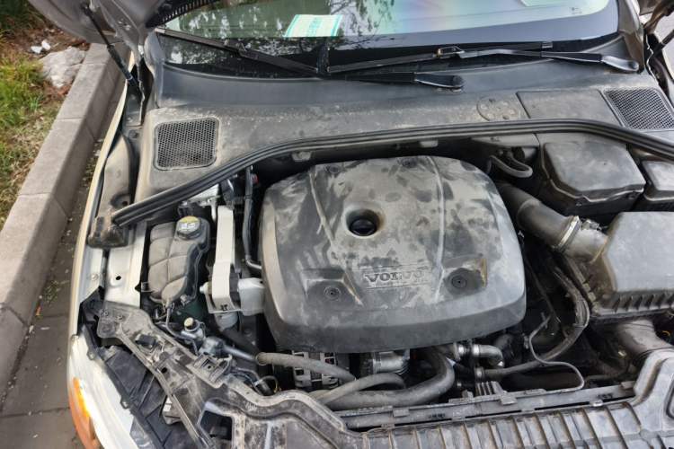 Used Volvo S60 2016 S60L T4 Zhiyuan Edition Engine Bay Right