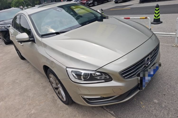 Used Volvo S60 2016 S60L T4 Zhiyuan Edition Front Right 45 Deg