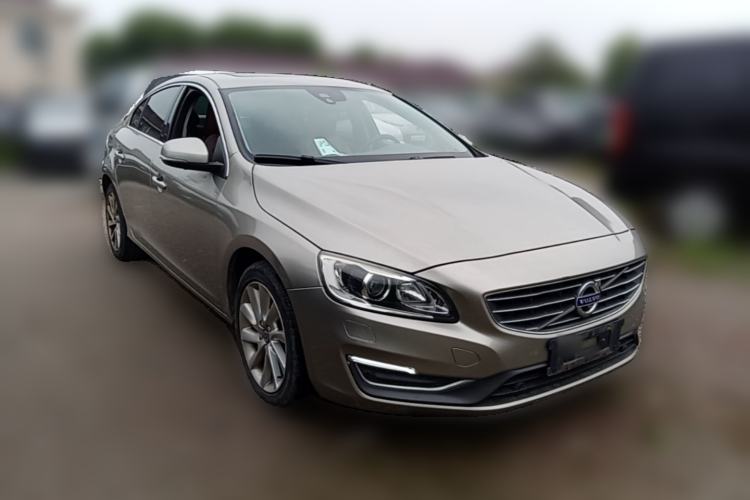 Used Volvo S60 2016 S60L T4 Zhiyuan Edition Front Right 45 Deg