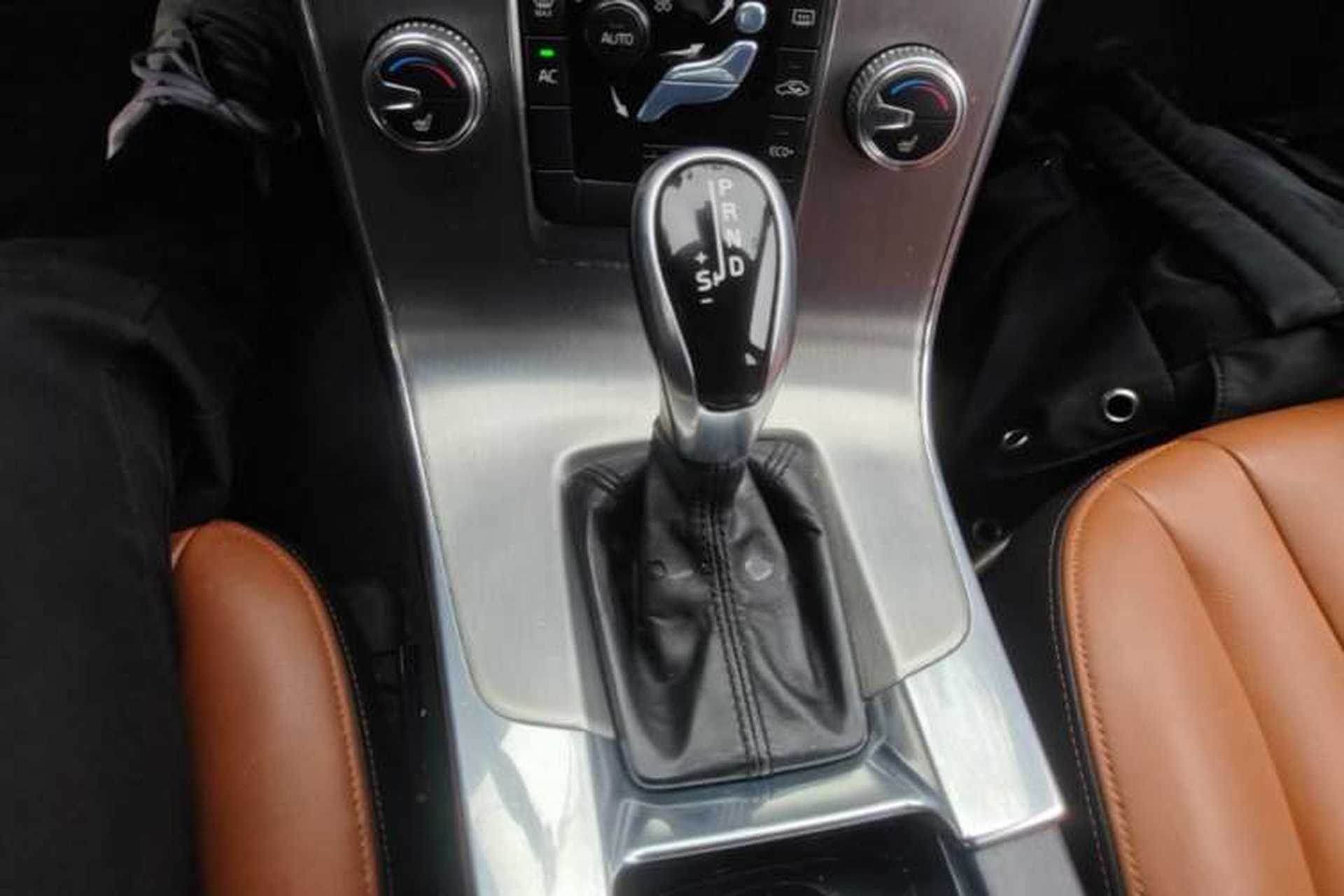 Used Volvo S60 2016 S60L T4 Zhiyuan Edition Gear Lever