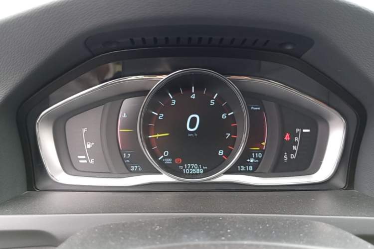 Used Volvo S60 2016 S60L T4 Zhiyuan Edition Instrument Cluster