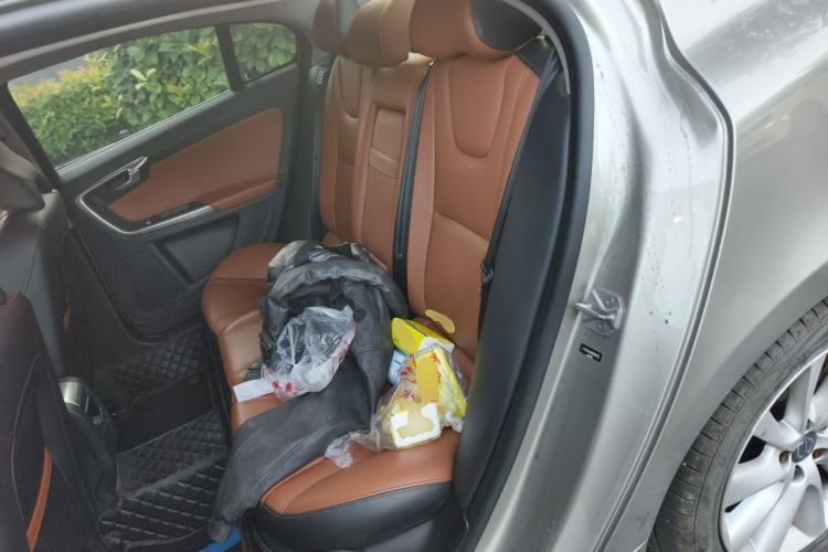 Used Volvo S60 2016 S60L T4 Zhiyuan Edition Left Rear Seat