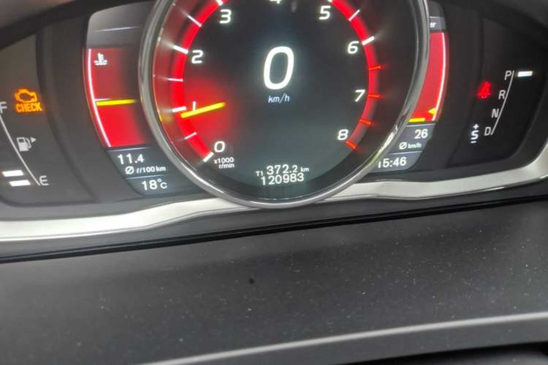 Used Volvo S60 2016 S60L T4 Zhiyuan Edition Odometer Close Up