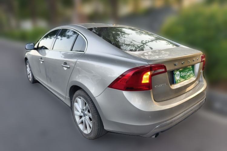 Used Volvo S60 2016 S60L T4 Zhiyuan Edition Rear Left 45 Deg
