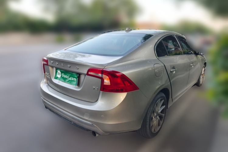 Used Volvo S60 2016 S60L T4 Zhiyuan Edition Rear Right 45 Deg