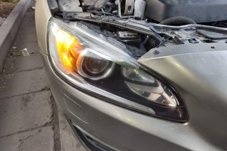 Used Volvo S60 2016 S60L T4 Zhiyuan Edition Right Front Headlight