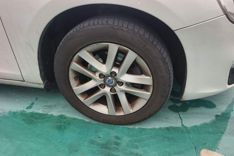 Used Volvo S60 2016 S60L T3 Smart Drive Edition Right Front Wheel Hub
