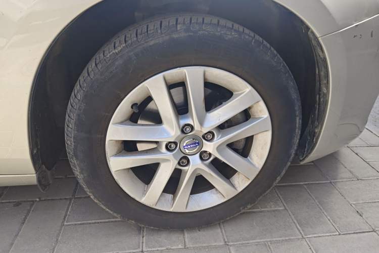 Used Volvo S60 2016 S60L T3 Smart Drive Edition Right Front Wheel Hub