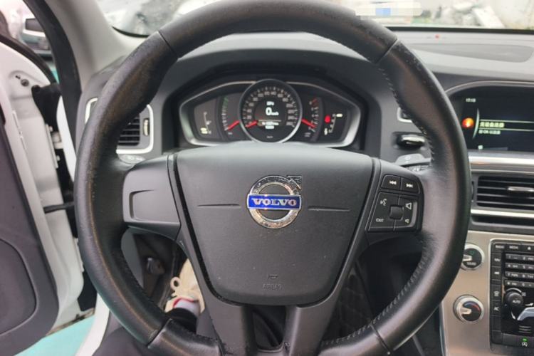 Used Volvo S60 2016 S60L T3 Smart Drive Edition Steering Wheel