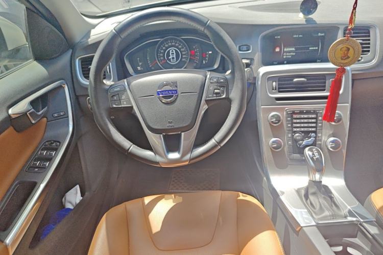 Used Volvo S60 2016 S60L T3 Smart Drive Edition Steering Wheel
