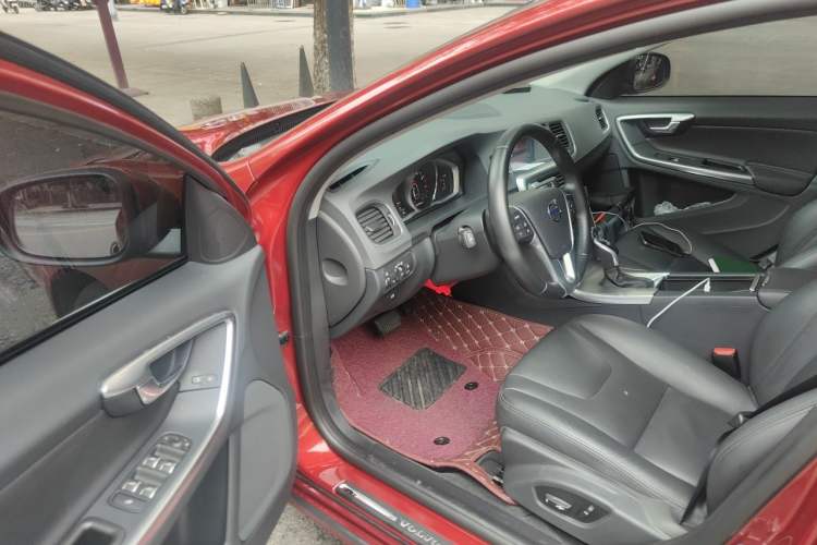 Used Volvo S60 2016 S60L T4 Zhiyuan Edition Driver Seat