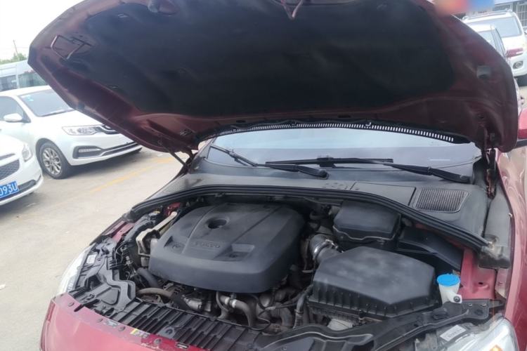 Used Volvo S60 2016 S60L T4 Zhiyuan Edition Engine Bay