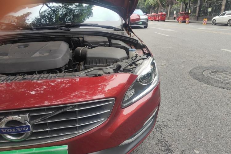 Used Volvo S60 2016 S60L T4 Zhiyuan Edition Engine Bay Left