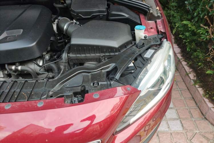 Used Volvo S60 2016 S60L T4 Zhiyuan Edition Engine Bay Left
