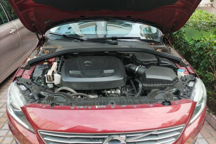 Used Volvo S60 2016 S60L T4 Zhiyuan Edition Engine Bay