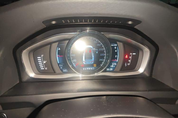 Used Volvo S60 2016 S60L T5 Intelligent Drive Edition Instrument Cluster