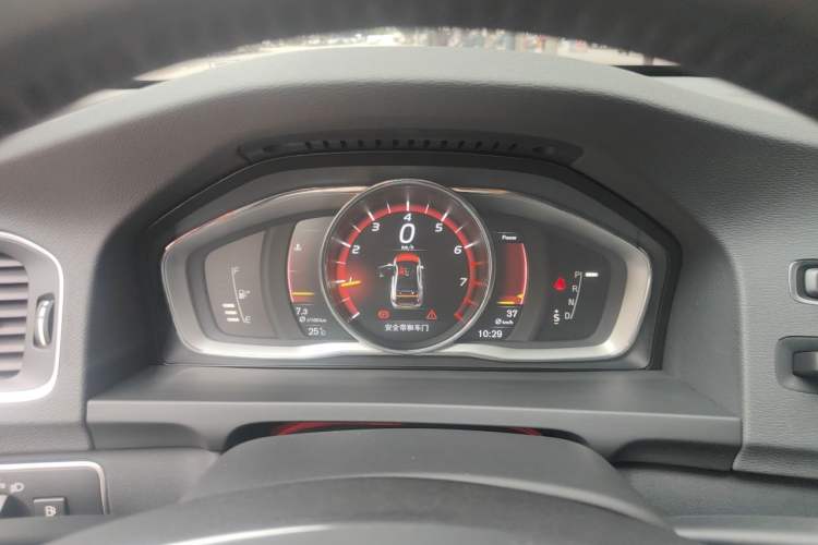 Used Volvo S60 2016 S60L T4 Zhiyuan Edition Instrument Cluster