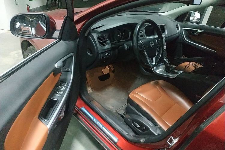 Used Volvo S60 2016 S60L T4 Zhiyuan Edition Interior 3