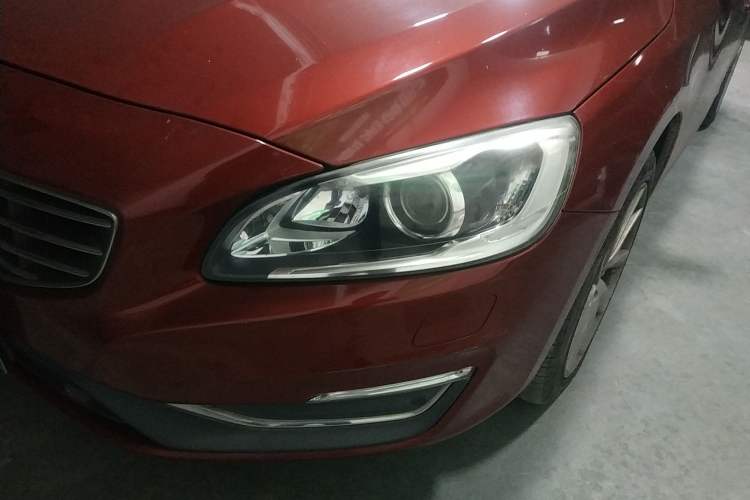 Used Volvo S60 2016 S60L T4 Zhiyuan Edition Left Front Headlight