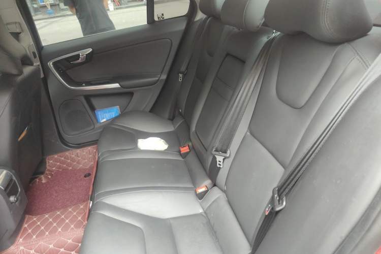 Used Volvo S60 2016 S60L T4 Zhiyuan Edition Left Rear Seat