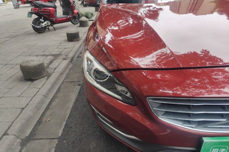 Used Volvo S60 2016 S60L T4 Zhiyuan Edition Right Front Headlight