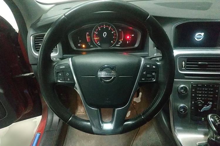 Used Volvo S60 2016 S60L T4 Zhiyuan Edition Steering Wheel