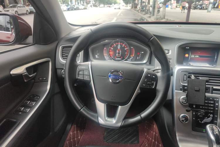 Used Volvo S60 2016 S60L T4 Zhiyuan Edition Steering Wheel